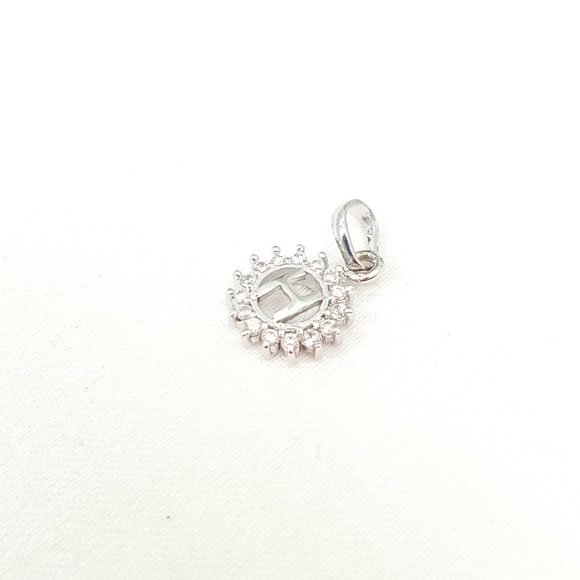 Silver 'H' circled by diamonds Pendant - Picture 2 of 6